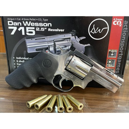 DAN WESSON715